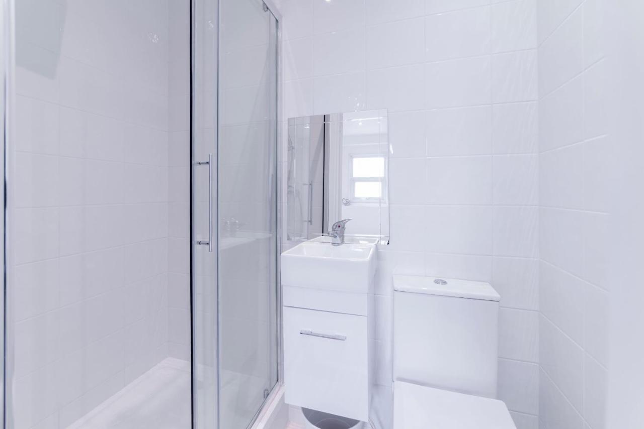 Quiet Cosy Rooms Harrow Bagian luar foto
