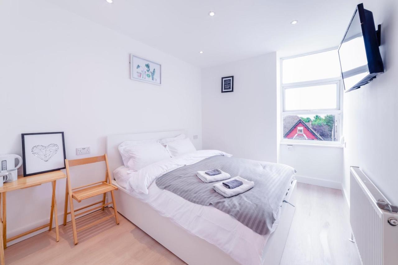 Quiet Cosy Rooms Harrow Bagian luar foto