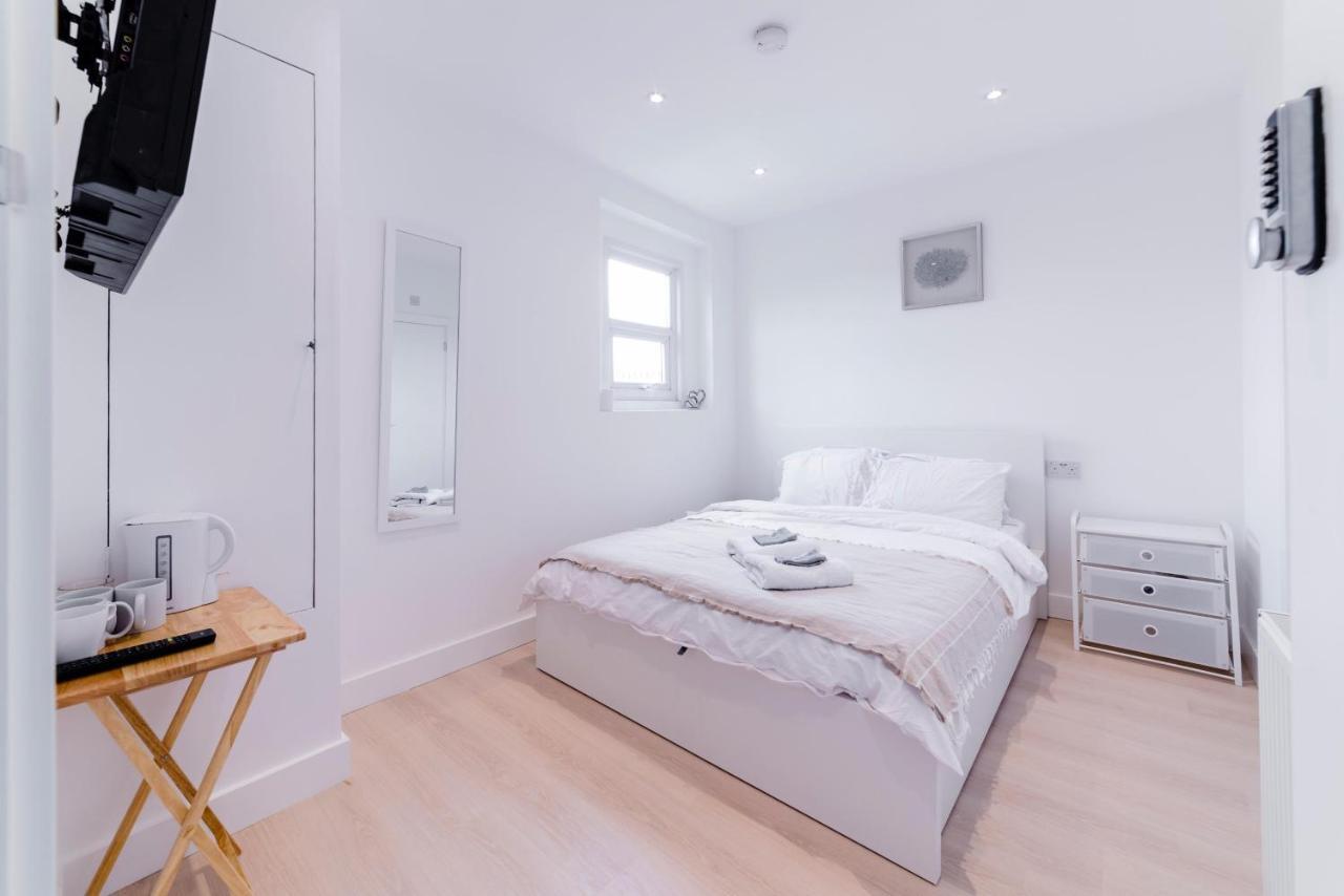 Quiet Cosy Rooms Harrow Bagian luar foto
