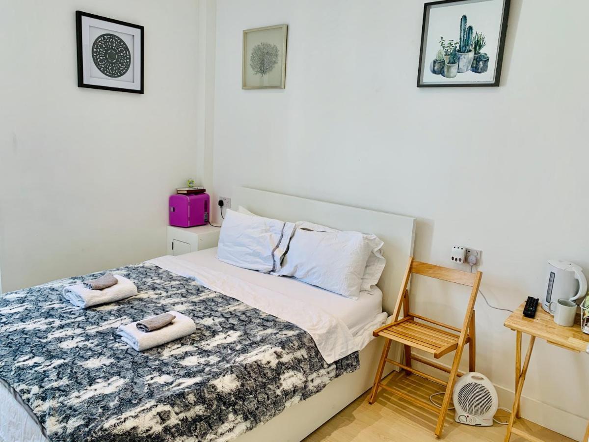 Quiet Cosy Rooms Harrow Bagian luar foto