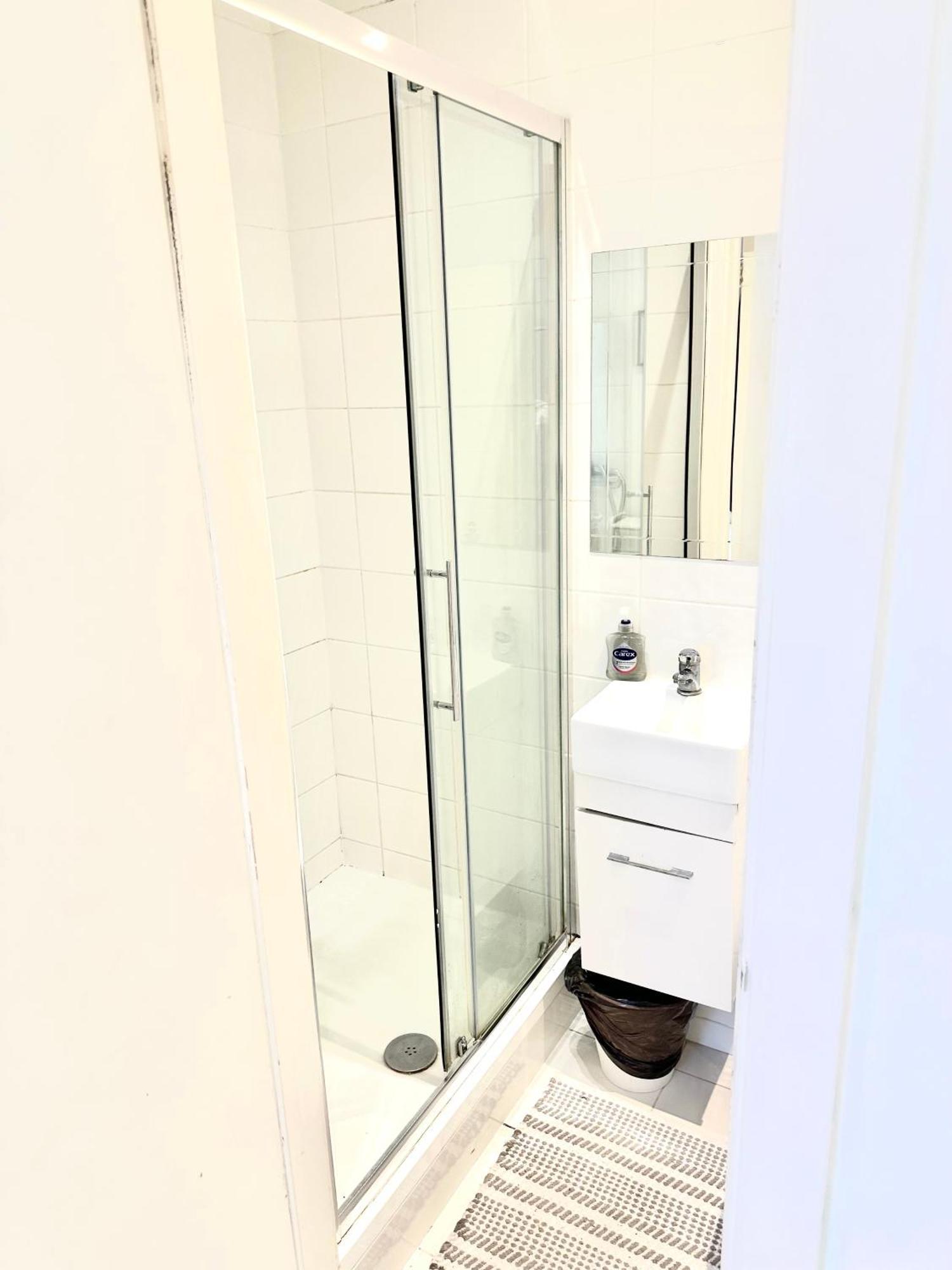 Quiet Cosy Rooms Harrow Bagian luar foto